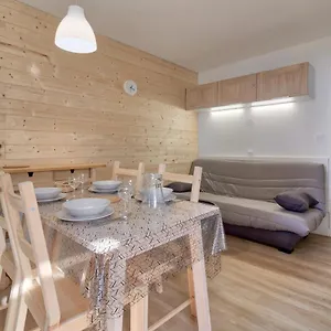 Confortable Et Lumineux A Appartement Génos